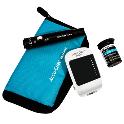 Niebieskie etui glukometr Accu-Chek Instant